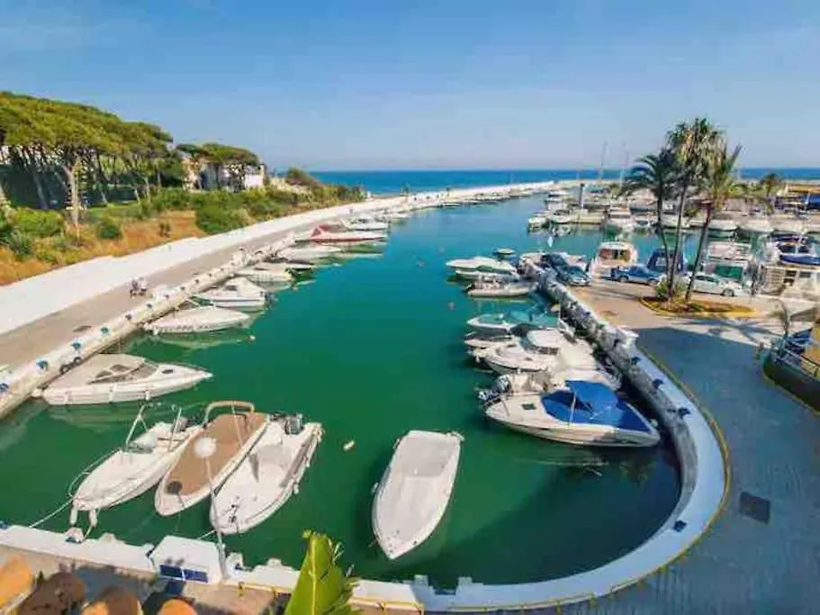 Cabopino Beach & Marina Apartment Marbella 0*,