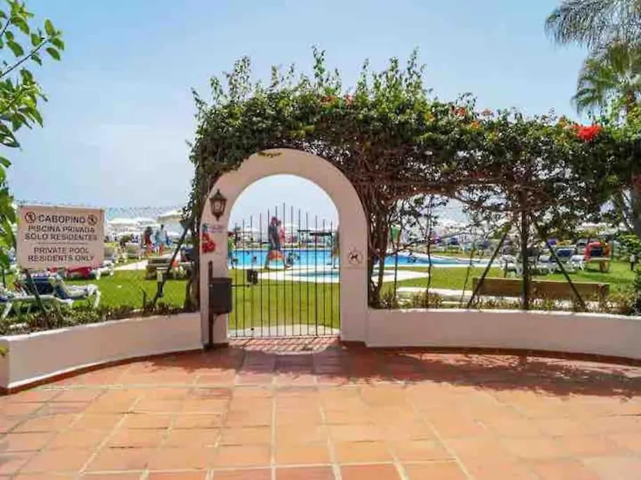 Cabopino Beach & Marina Apartment Marbella